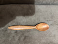 Petite cuillère ovale en bois de neem